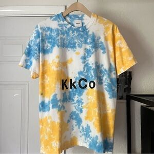 KKCO blue white yellow tie dye logo graphic crew neck knit short sleeve tee